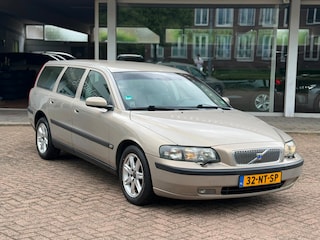 Volvo V70 2.4 Edition I Automaat|Trekhaak|4 Nieuwe Alll Season banden
