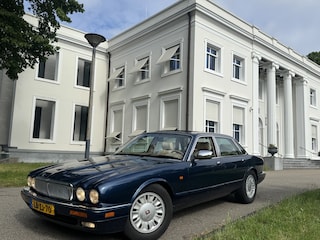 Daimler Double Six Jaguar 6.0 V12