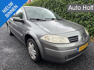Renault Mégane Grand Tour 1.6-16V Privilège Luxe | Autom. Airco | Cruise Control | LMV | Elekt. Ramen | Trekhaak | Nieuwe APK!