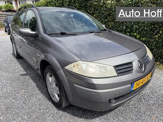 Renault Mégane Grand Tour 1.6-16V Privilège Luxe | Autom. Airco | Cruise Control | LMV | Elekt. Ramen | Trekhaak | Nieuwe APK!