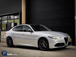 Alfa Romeo Giulia 2.0 T AWD Veloce | PANO | CARBON | CARPLAY | LEDER | VOL OPTIES