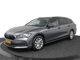 Skoda Superb Combi 1.5 TSI 150Pk Automaat Navigatie - PDC - Trekhaak - Camera - LED - Stoelverwarming