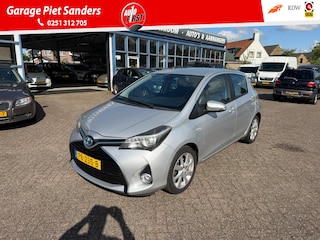 Toyota Yaris 1.5 Hybrid Dynamic I Camera I Cruise I Stoelverw. I LM Velgen I
