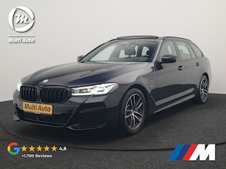 BMW 5-serie Touring 530e M Sport PHEV 293pk Dealer O.H. | Trekhaak Af Fabriek | Panodak | Head Up | Adaptive Cruise | Camera | Lederen Sportstoelen Memory & Verwarmd | Sfeerverlichting | Blis | Stuur Verwarmd | Apple Carplay | Navigatie | DAB | Plug In Hybrid |