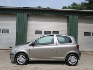 Toyota Yaris 1.0 VVT-i Idols