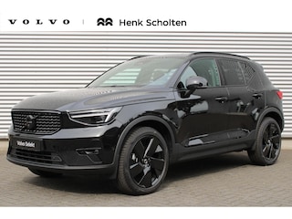 Volvo XC40 B3 Mild Hybrid Ultra Dark Black Edition | Lighting Pack | Verwarmbare Voorruit | Panoramisch Schuif-/Kanteldak | Trekhaak Semi Elektrisch Inklapbaar | Harman/Kardon | Elektrisch Verstelbare Stoelen Met Memory | Keyless | Elektrische Achterklep | 20-Inch Lichtmetalen | Verwarmbare Voorstoelen | Stuurverwarming | Adaptieve Cruise Control | Pilot Assist | Visual Park Assist incl. 360° Camera |
