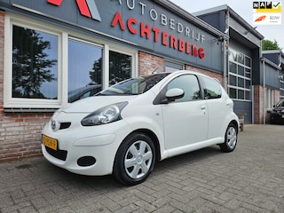 Toyota Aygo 1.0-12V Comfort Navigator Airco! 5-Deurs! NAP! Leuke/Nette Auto!