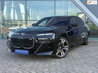 BMW M760e xDrive M-Sport Sky Lounge / Theater Screen / Bowers Wilkins / Stoelventilatie