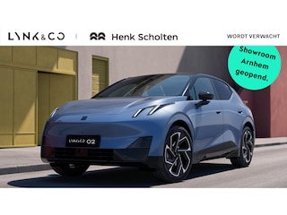 Lynk & Co 02 More 66kWh 272PK RWD | 1600KG Trekgewicht | 360 Graden Camera | Harman Kardon | Panoramadak | Elektrisch bedienbare voorstoelen met geheugen | Keyless Entry | Getint glas | Adaptieve Cruise Control | Dodehoekassistent | Sfeerverlichting | Stuurwielverwarming | Stoelverwarming