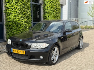 BMW 118i High Executive | M ||Nieuwe APK |