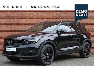 Volvo XC40 2.0 B4 Plus Black Edition | Panoramisch schuif-/kanteldak | Elektrisch verstelbare voorstoelen met geheugenfunctie | 360 graden camera | Extra getint glas achter | Harman Kardon |  Stoel- / stuurwielverwarming | 20 inch. lichtmetalen velgen | Adaptieve cruise control | BLIS