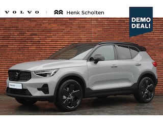 Volvo XC40 B4 Plus Black Edition | Panoramisch schuif-/kanteldak | Elektrisch verstelbare voorstoelen met geheugenfunctie | 360 graden camera | Extra getint glas achter | Harman Kardon | Dak in contrasterende kleur Black Stone | Stoel- / stuurwielverwarming | 20 inch. lichtmetalen velgen | Adaptieve cruise control | BLIS