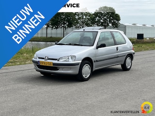 Peugeot 106 1.6 Accent Automaat, schuifdak