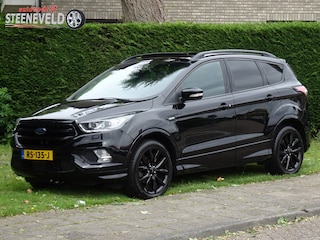 Ford Kuga 1.5 ST Line met Camera, Panodak en Trekhaak