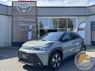 Toyota Aygo HYBRID 115 PULSE NIEUW & DIRECT LEVERBAAR!! CLIMA NAVI APPLE/ANDROID PARKCAMERA PRIVACY-GLASS LED VERLICHTING LM-VELGEN