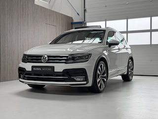 Volkswagen Tiguan 1.4 TSI 4Motion Highline - NL AUTO - PANORAMADAK - AUTOMAAT - VIRTUAL COCKPIT - GROOT NAVIGATIE - TREKHAAK - CARPLAY - ADAPTIEVE CRUISE CONTROL