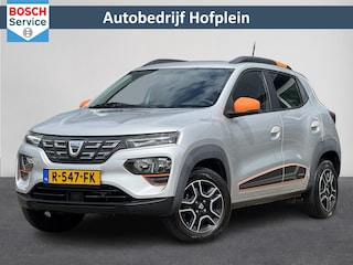 Dacia Spring Comfort Plus (Orange Pack) 27 kWh 1e Eigenaar | Elektrisch | Airco | LM-Velgen | Dakrail | El ramen V+A | Camera | Centrale vergrendeling | 13.091 KM!!