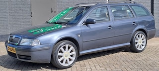 Skoda Octavia 1.8-150pk Demarrage Lichtmetaal-leder bekleding nederlandse auto