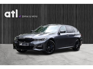 BMW 3-serie Touring 330e M-Sprotpakket, HUD, Pano, Elektrische trekhaak, Memorystoelen, Laserlicht, Harman Kardon, Adaptief Cruise Ctonrok, DAB Grootlichtassistent, Shadowline, Innovatiepakket, etc.