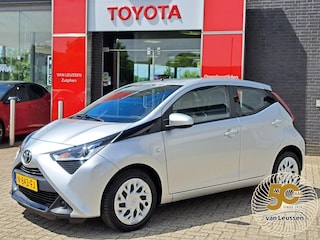 Toyota Aygo X-PLAY ACHTERUITRIJCAMERA AIRCO APLLE CARPLAI / ANDROID AUTO