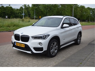 BMW X1 sDrive18i Executive NL-Auto / Sportstoelen / Clima / Correct onderhouden