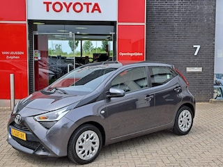 Toyota Aygo X-PLAY ACHTERUITRIJCAMERA AIRCO APPLE CARPLAY / ANDROID AUTO