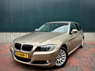 BMW 3-serie Touring 318i Business Line * Aut * Navi * Cruise * Climate * Trekhaak *