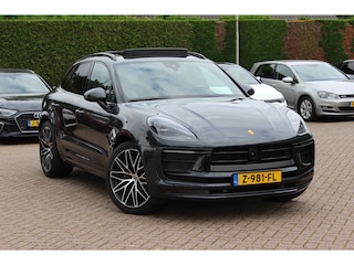Porsche Macan 2.0 T / Trekhaak / Panoramadak / Camera / Luchtvering / Keyless / 21'' / Adaptieve Stoelen / Sportchrono / CarPlay / Stoel+Stuurverwarming / Dodehoek / DAB / ACC