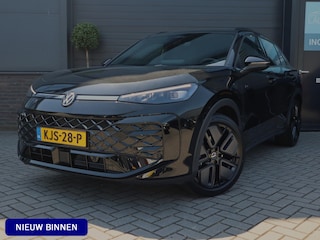 Volkswagen T-Roc 1.5 eTsi R-Line First Edition | Pano | ACC | Stoelverwarming | Grootscherm
