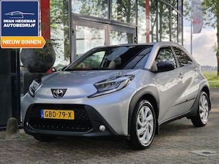 Toyota Aygo 1.0 VVT-i MT first | Climate Control | Navigatie via Apple Carplay | Stoelverwarming | Parkeercamera | Cruise Control
