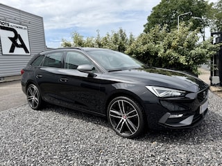 Seat Leon Sportstourer 1.4 TSI FR 204PK e-Hybrid Led|Camera|Keyles|Carplay|Memory