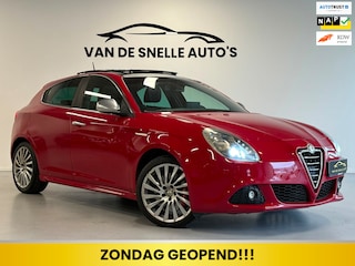 Alfa Romeo Giulietta 1.4 T Distinctive PANO/XENON/PDC/NAVI