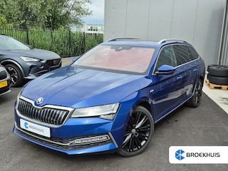 Skoda Superb Combi 1.4 TSI iV Sportline Business 218PK DSG/AUTO Trekhaak uitklapbaar | Elekt Glazen panorama-dak | Rondomzicht camera | Climate control | Cruise control adaptief | Dodehoek detectie| Keyless entry/start | Stoel stuur verwarming | Achterbank verwarmd | DAB | Matrix | 19"LMV