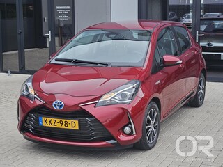 Toyota Yaris 1.5 Hybrid Design Red Navi Camera Stoelvw