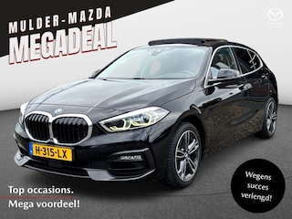 BMW 118i Executive Edition Sport Line | Panoramadak | Parking pack |