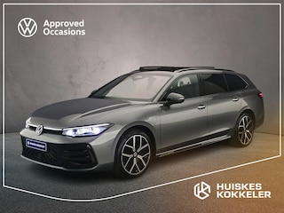 Volkswagen Passat Variant R-Line Edition 1.5 TSI eHybrid 272pk DSG Automaat Trekhaak, Panoramadak, Lederen bekleding, Adaptive cruise control, 360 camera, Achteruitrijcamera