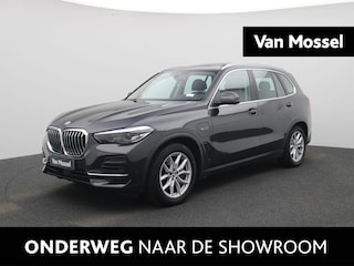 BMW X5 xDrive45e | PANO-SCHUIFDAK | HEAD-UP | HARMAN-KARDON | LEER | 360 CAMERA | STOELVERWARMING