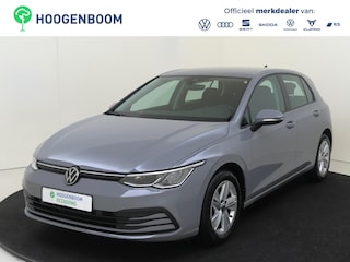 Volkswagen Golf 1.0 TSI Life | Achteruitrijcamera | Adaptieve cruise control | Navigatie | 3-zone airco | CarPlay | Dodehoekdetectie | Draadloze telefoonlader |