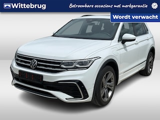 Volkswagen Tiguan 1.4 TSI eHybrid 245pk R-Line Business / Panorama dak / IQ-Led / Zwenkbare trekhaak / 19'' LMV