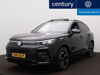 Volkswagen Tiguan 1.5 eHybrid R-Line Edition DSG / Panoramadak / Wegklapbare trekhaak / Achteruitrijcamera / Sfeerverlichting