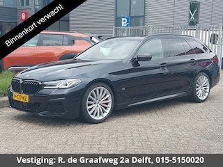 BMW 5-serie Touring 530i Business Edition Plus | Schuif-/Kanteldak | Navigatie | Camera | Leder |