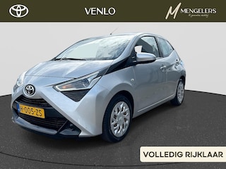 Toyota Aygo 1.0 VVT-i x-play RIJKLAAR | Airco | Camera | AppleCarplay & Android Auto