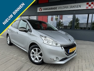 Peugeot 208 1.2 VTi STYLE 5-DRS + AIRCO/NAVI