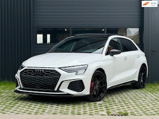 Audi A3 Sportback 45 TFSI e S edition Competition | PANO | B&O | ACC | RS SEATS | SFEER | ROOD STIKSEL