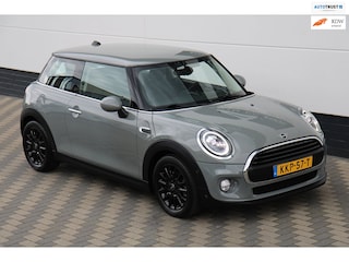 Mini Cooper 1.5 Automaat LED Xenon Clima PDC extra winterset