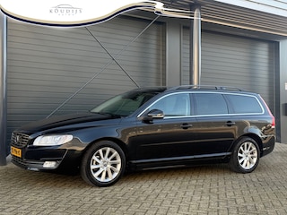 Volvo V70 2.0 T4 Dynamic Edition, Stoel/Stuur verwarming, Afn Trekhaak, Standkachel, Dodehoek, Nieuwe distributieriem