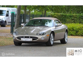 Jaguar XK 4.2 V8 Convertible | Topstaat! | Zeldzaam fraai.