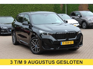 BMW iX1 xDrive30 Launch Edition 67 kWh M Sport / Trekhaak / 360Camera / Head-up / Leder / CarPlay / 18'' / Keyless / Stoelverwarming / DAB / Cruise Control