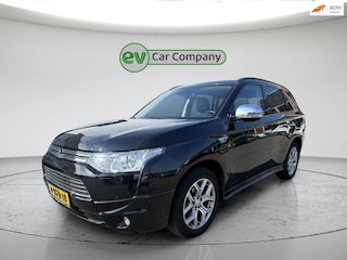 Mitsubishi Outlander 2.0 PHEV Instyle+ | Schuif- / kanteldak | Trekhaak | Camera | Adapt. Cruise | Stoelverwarming | Nieuwe APK