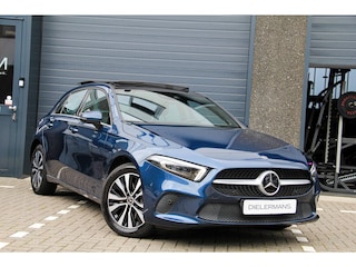 Mercedes-Benz A-klasse 250 e | SOH 100% | BTW voertuig | panoramadak | Burmester audio | Sfeerverlichting | Elektrische trekhaak | Groot display | 360 Camera | Vooruitrijcamera | Achteruitrijcamera | Vol!